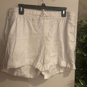 🏝 White linen shorts 🏝